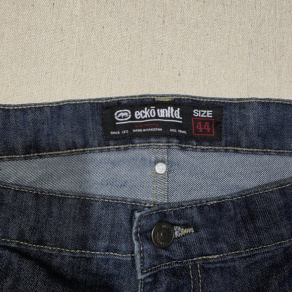 Ecko Rawthentic Jean Shorts Men’s size 44 Baggy Fit Denim Y2K Style 11in Inseam - Picture 3 of 5
